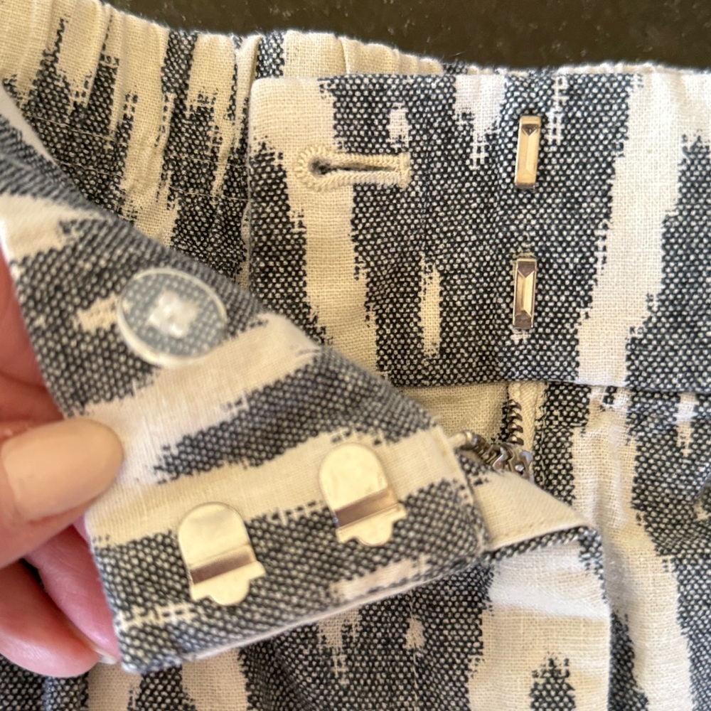 J.Crew Factory Gray/White Ikat Print Belted Linen High Waisted Shorts Size 4 - Picture 12 of 12